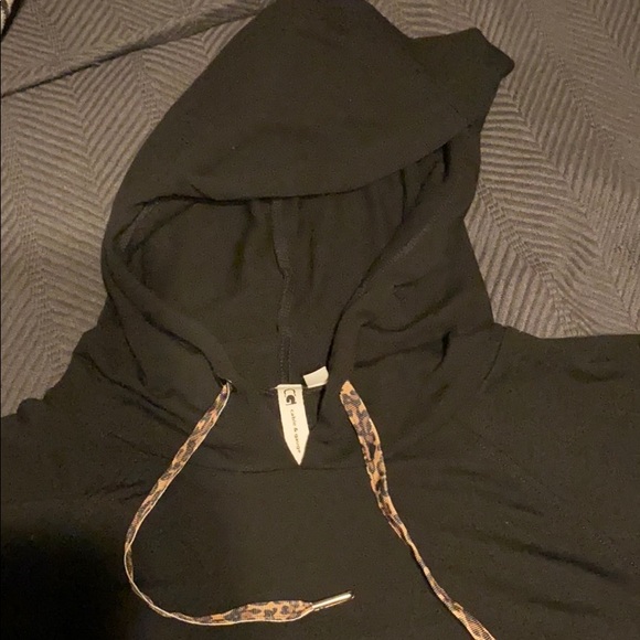 NFS Hooded black knit dress with leopard print tie - Picture 3 of 6